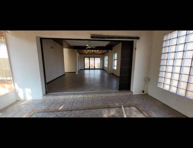 4 BEDROOM HOUSE FOR SALE IN GLENVISTA